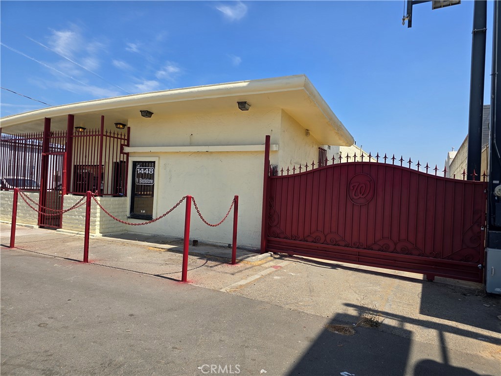 1448 N Blackstone Ave, Fresno, CA 93703