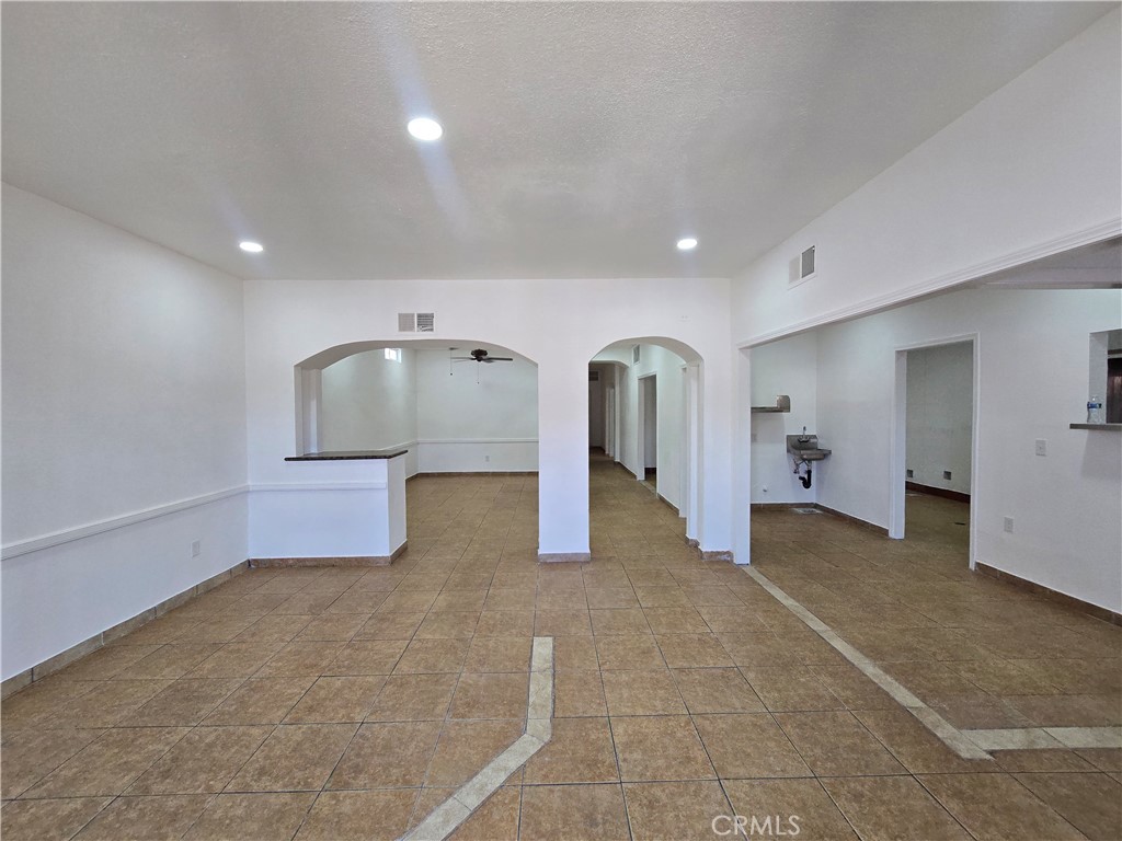 1448 N Blackstone Ave, Fresno, CA 93703