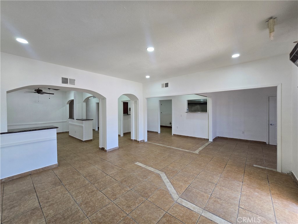 1448 N Blackstone Ave, Fresno, CA 93703