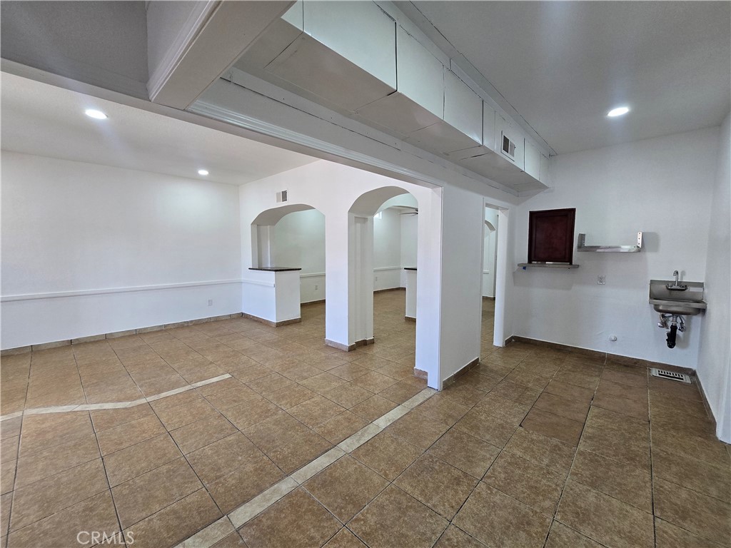 1448 N Blackstone Ave, Fresno, CA 93703