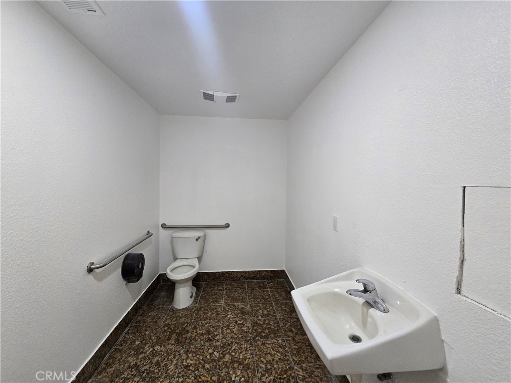 1448 N Blackstone Ave, Fresno, CA 93703