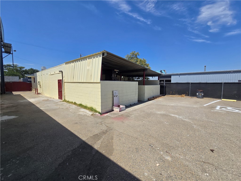 1448 N Blackstone Ave, Fresno, CA 93703