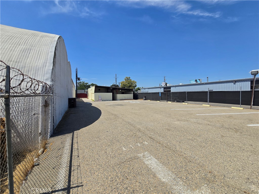 1448 N Blackstone Ave, Fresno, CA 93703