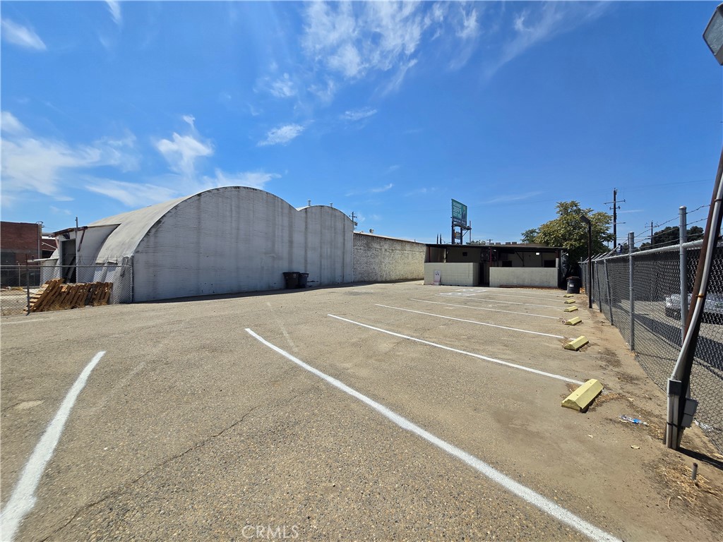 1448 N Blackstone Ave, Fresno, CA 93703