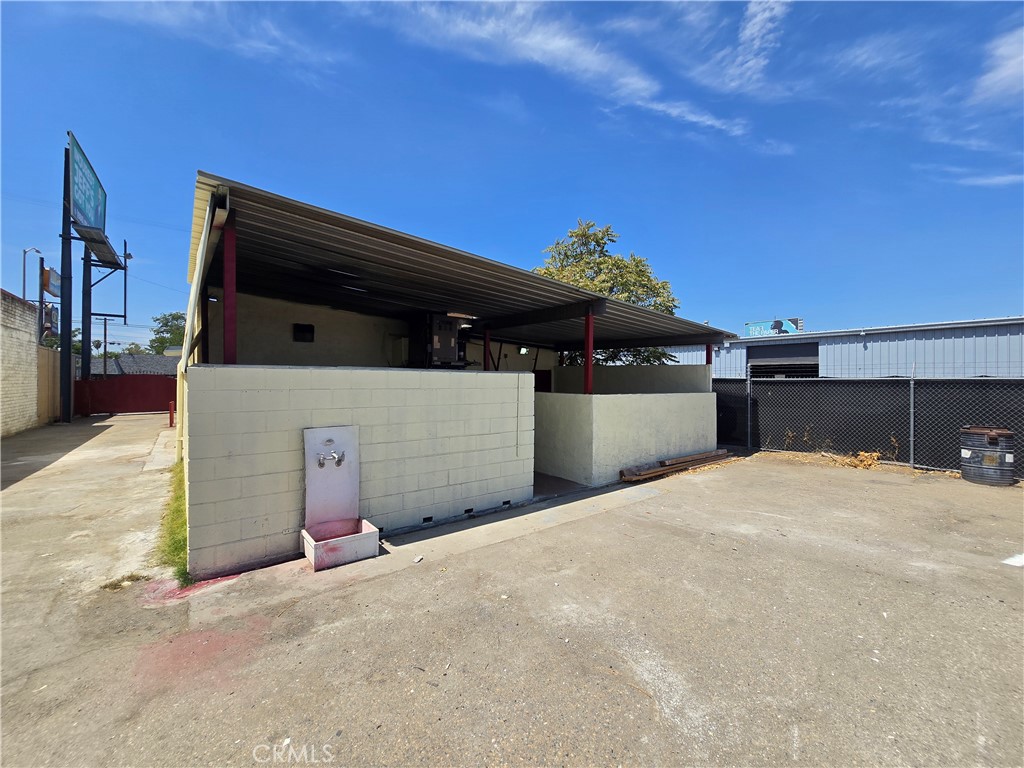 1448 N Blackstone Ave, Fresno, CA 93703