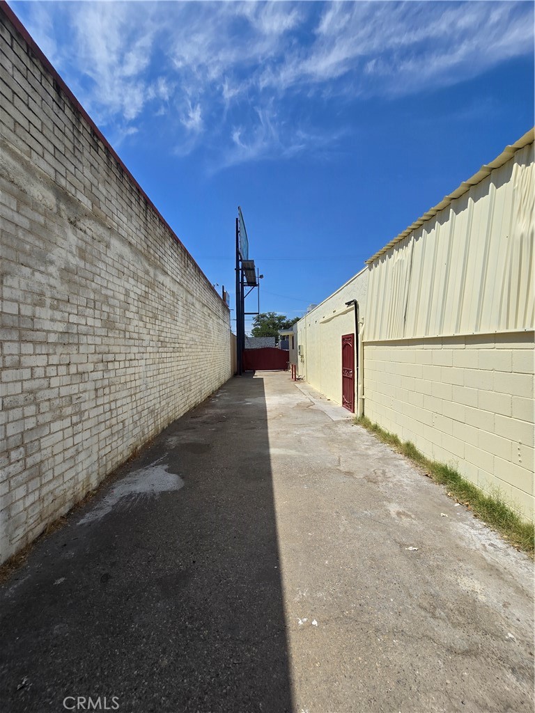 1448 N Blackstone Ave, Fresno, CA 93703