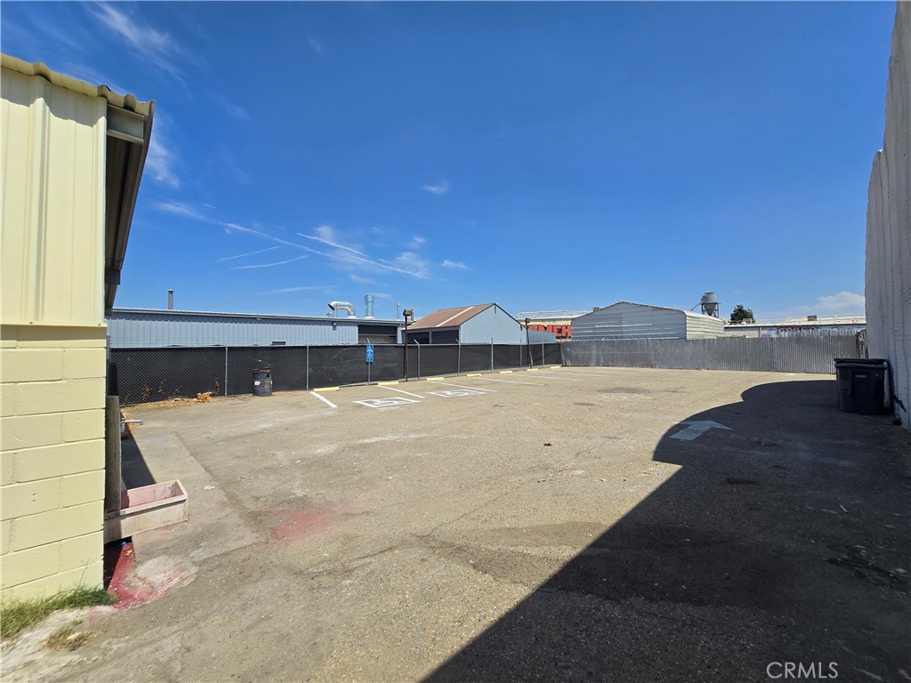 1448 N Blackstone Ave, Fresno, CA 93703