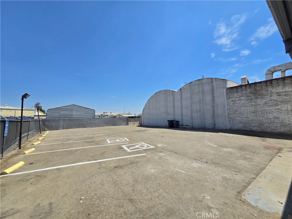 1448 N Blackstone Ave, Fresno, CA 93703