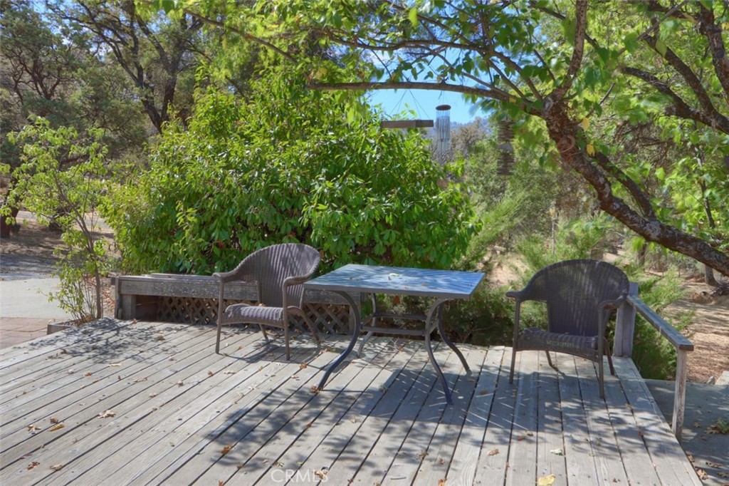 42912 E Country Club Dr, Oakhurst, CA 93644