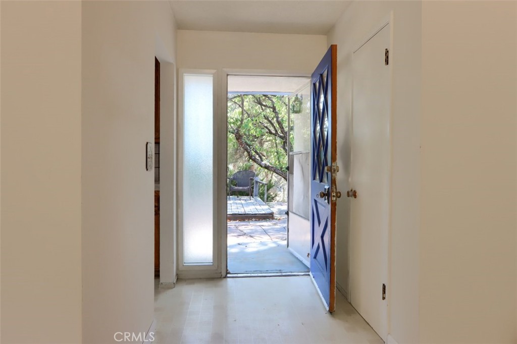 42912 E Country Club Dr, Oakhurst, CA 93644