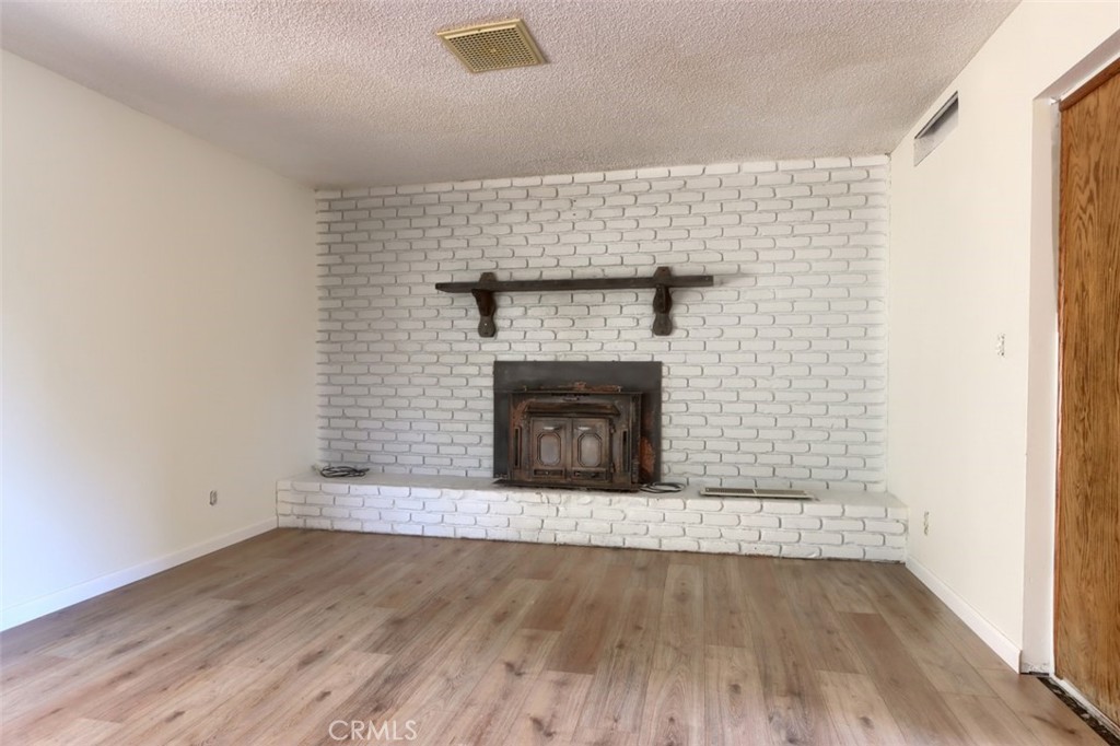 42912 E Country Club Dr, Oakhurst, CA 93644