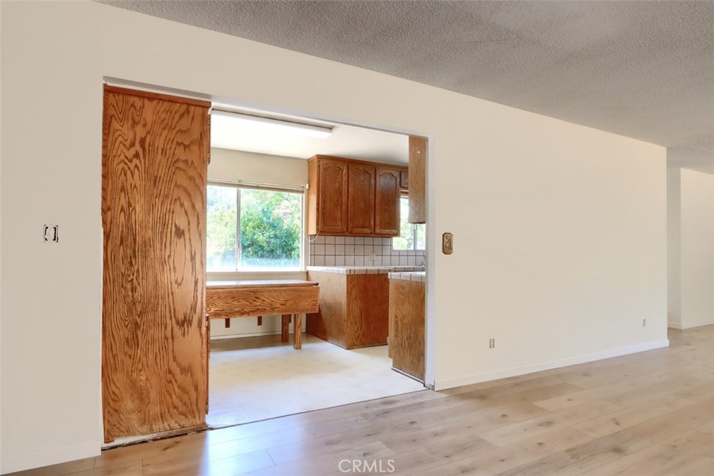 42912 E Country Club Dr, Oakhurst, CA 93644