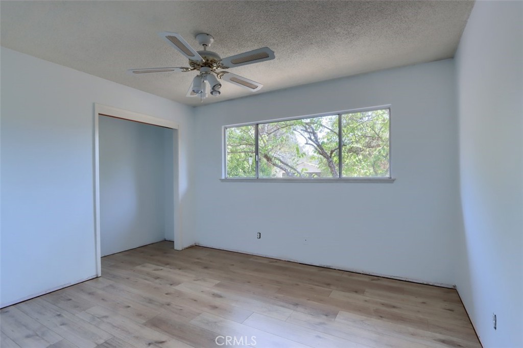 42912 E Country Club Dr, Oakhurst, CA 93644