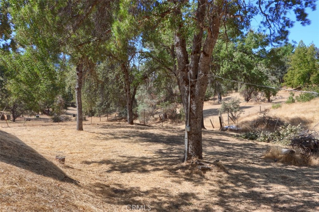 42912 E Country Club Dr, Oakhurst, CA 93644