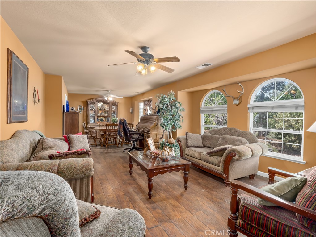 29290 Larkspur Rd, Tollhouse, CA 93667