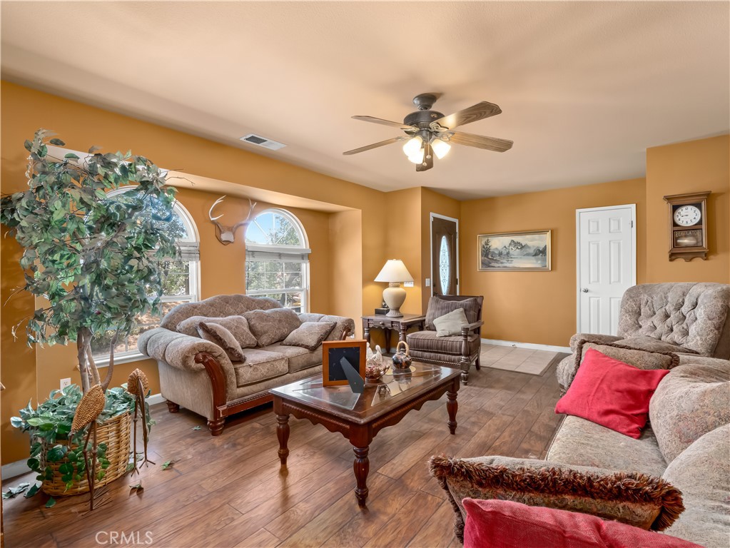 29290 Larkspur Rd, Tollhouse, CA 93667