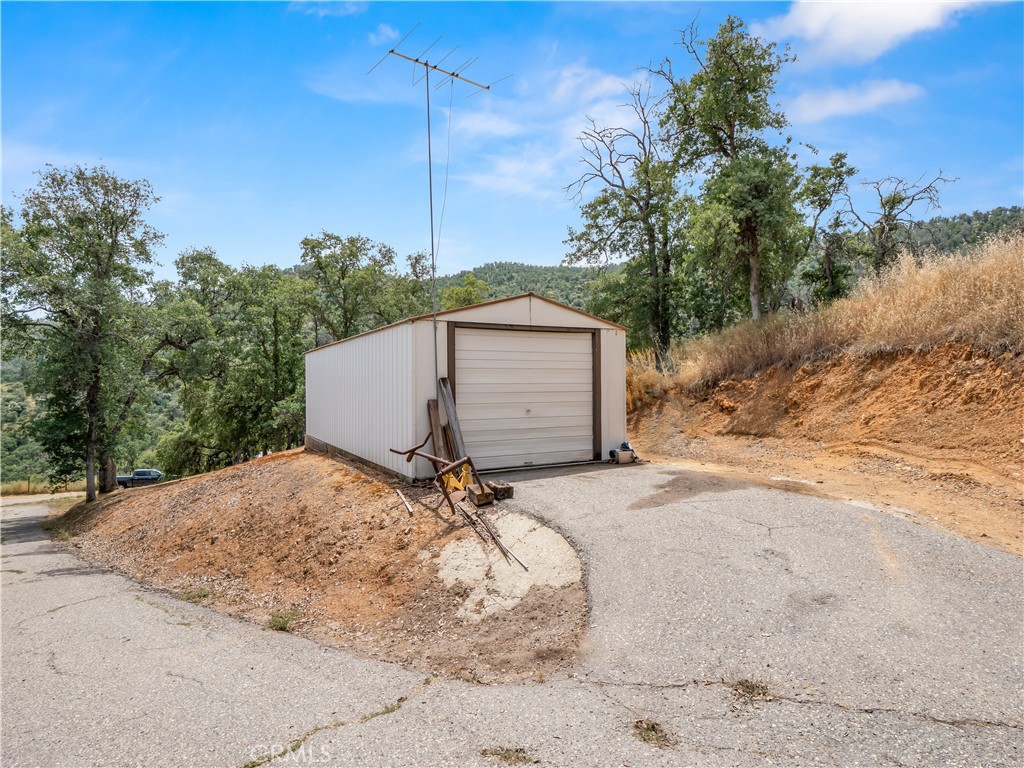 29290 Larkspur Rd, Tollhouse, CA 93667