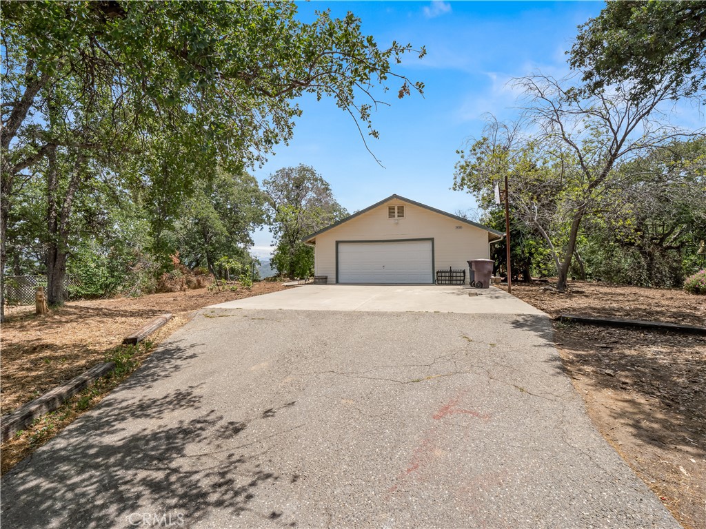 29290 Larkspur Rd, Tollhouse, CA 93667