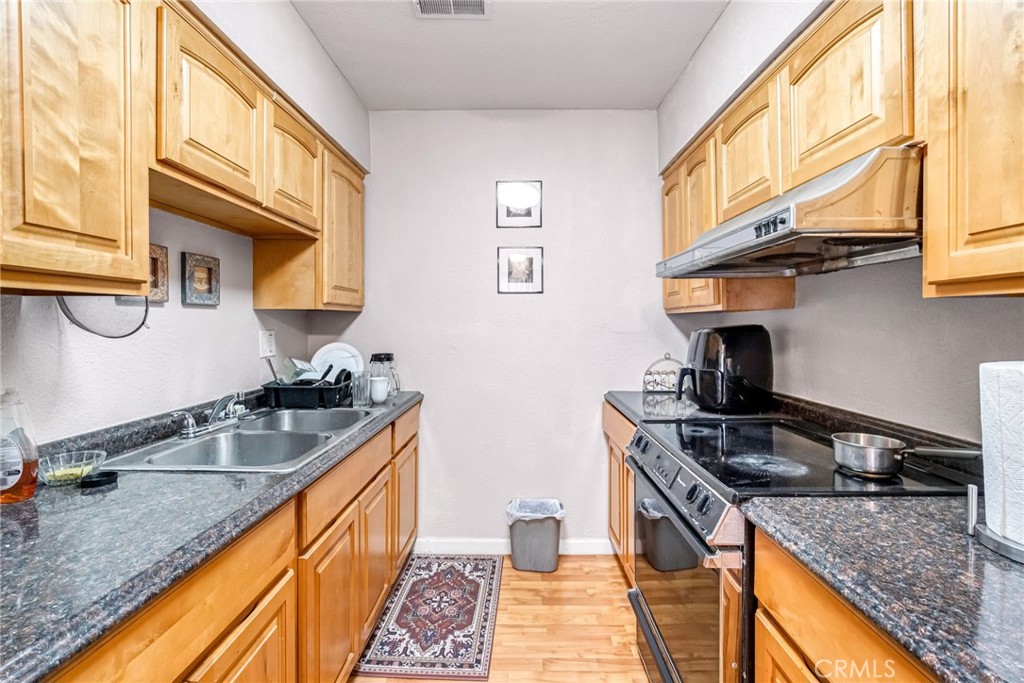 1622 B St, Fresno, CA 93706