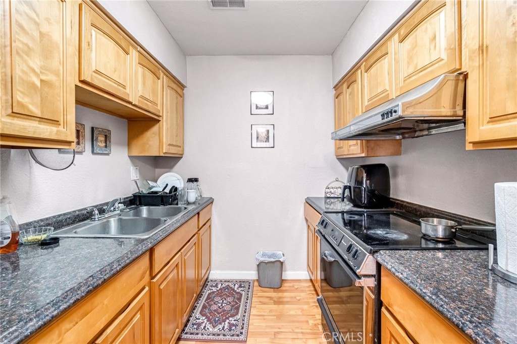 1624 B St, Fresno, CA 93706