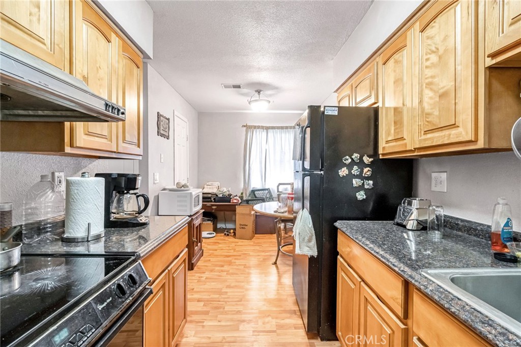 1624 B St, Fresno, CA 93706