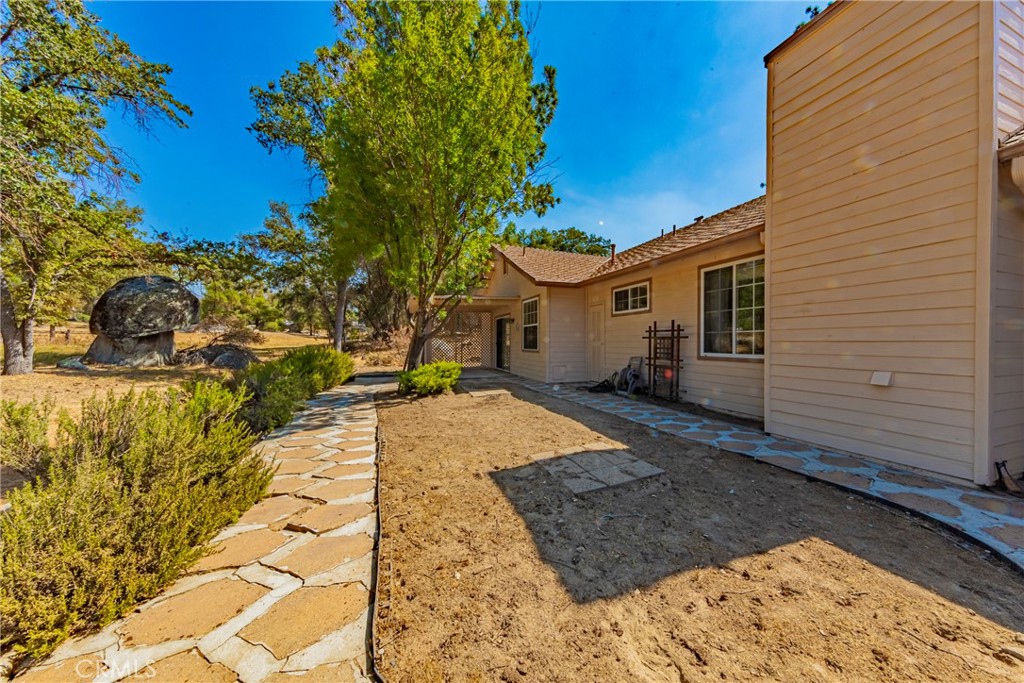 41028 Shandee Ln, Ahwahnee, CA 93601