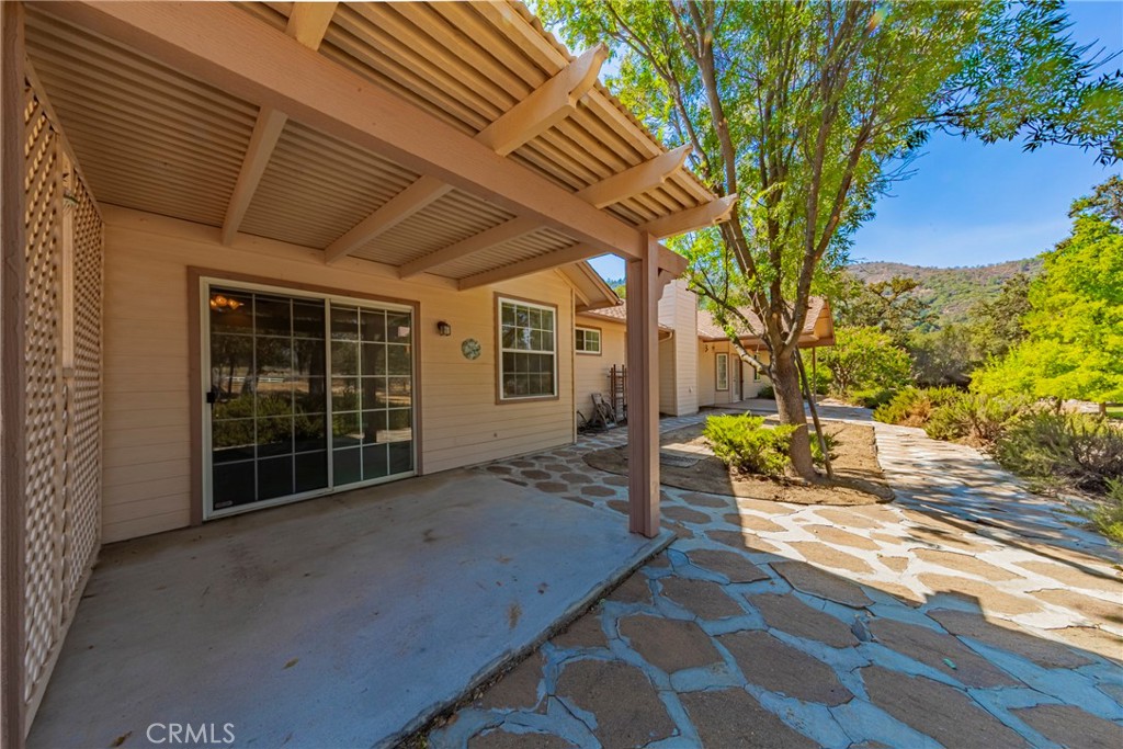 41028 Shandee Ln, Ahwahnee, CA 93601