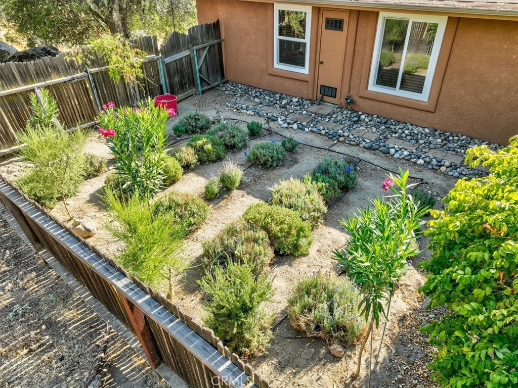 43656 Crystal Cave Cir, Coarsegold, CA 93614