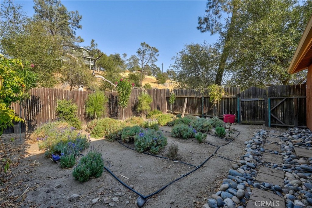 43656 Crystal Cave Cir, Coarsegold, CA 93614