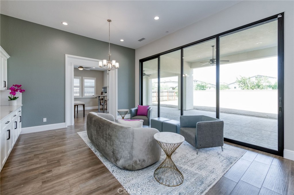 2687 Trenton, Clovis, CA 93619