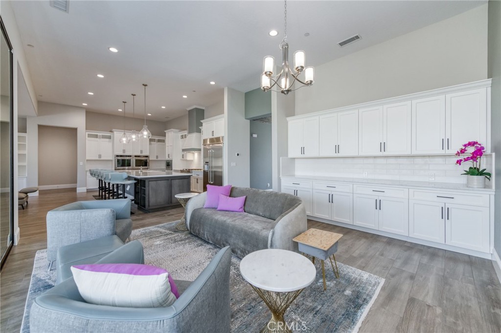 2687 Trenton, Clovis, CA 93619