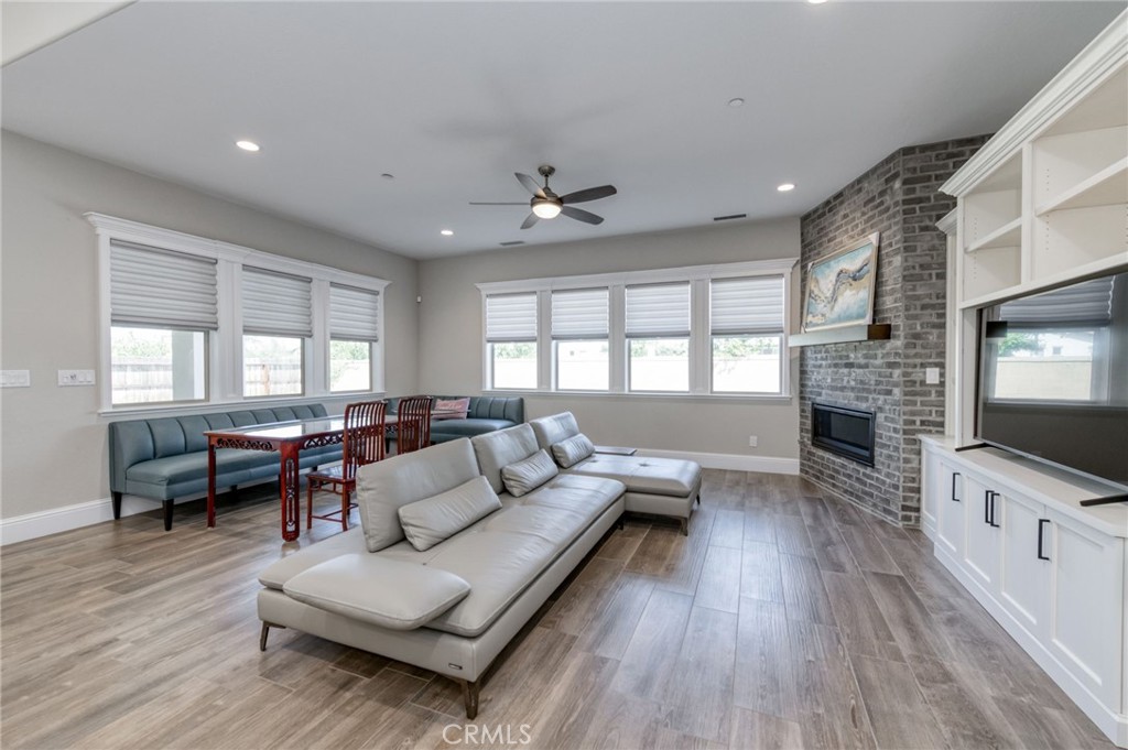 2687 Trenton, Clovis, CA 93619