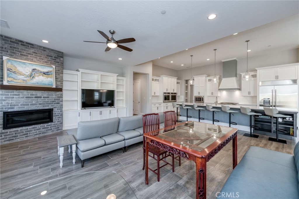 2687 Trenton, Clovis, CA 93619