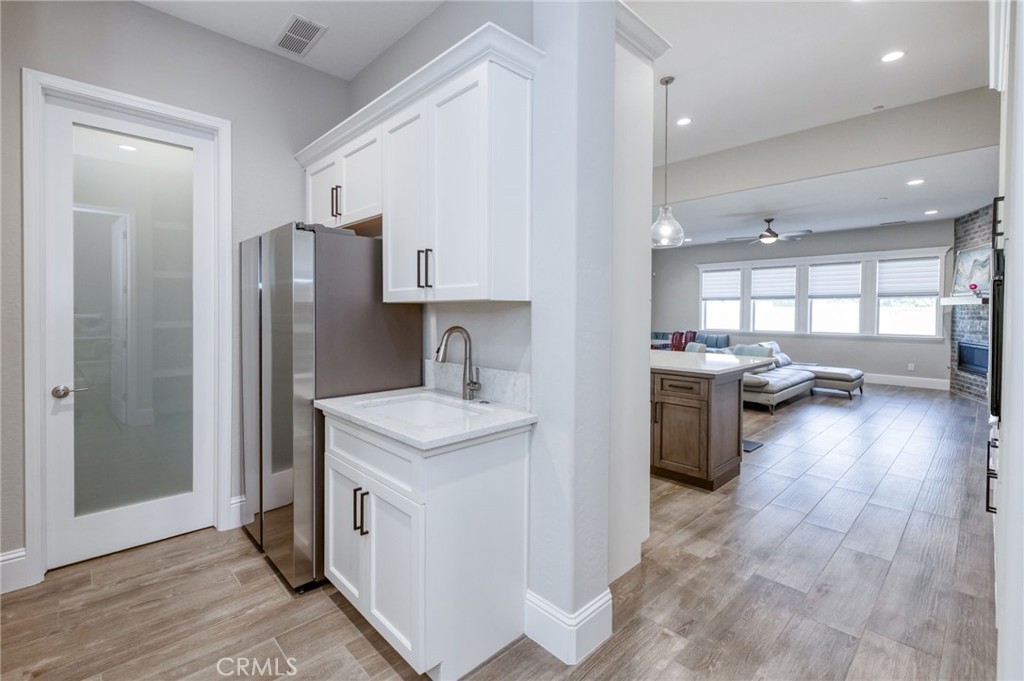 2687 Trenton, Clovis, CA 93619