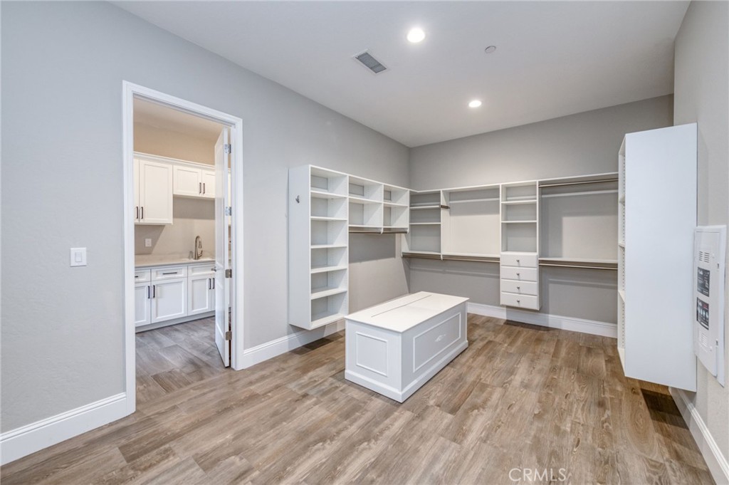 2687 Trenton, Clovis, CA 93619