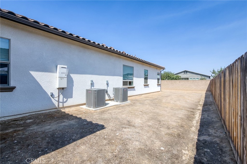 2687 Trenton, Clovis, CA 93619