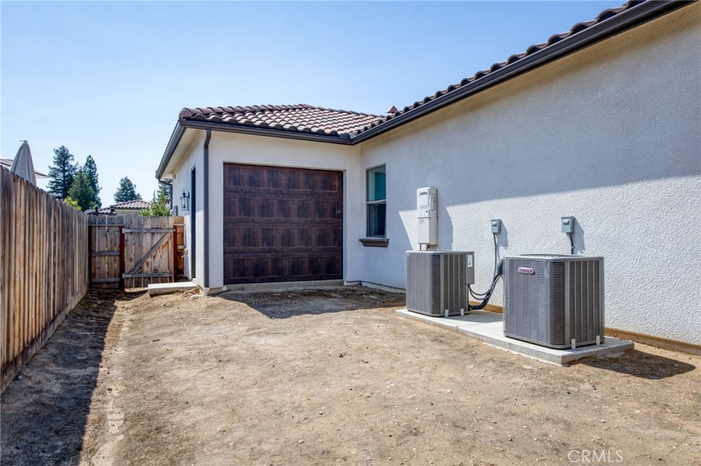 2687 Trenton, Clovis, CA 93619