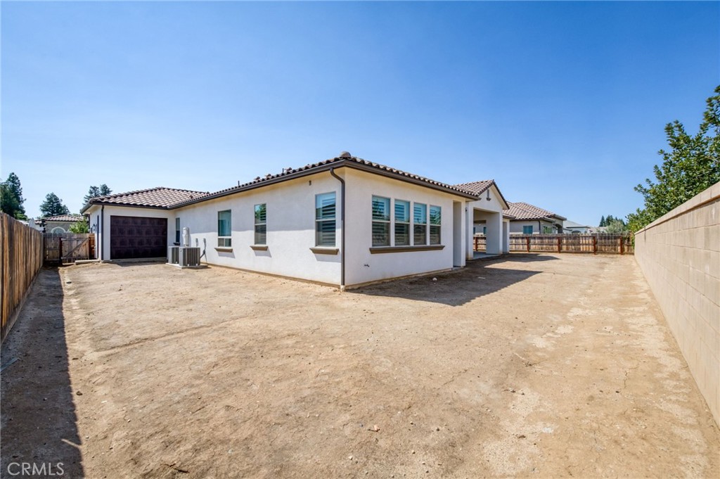 2687 Trenton, Clovis, CA 93619