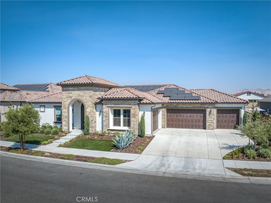 2687 Trenton, Clovis, CA 93619