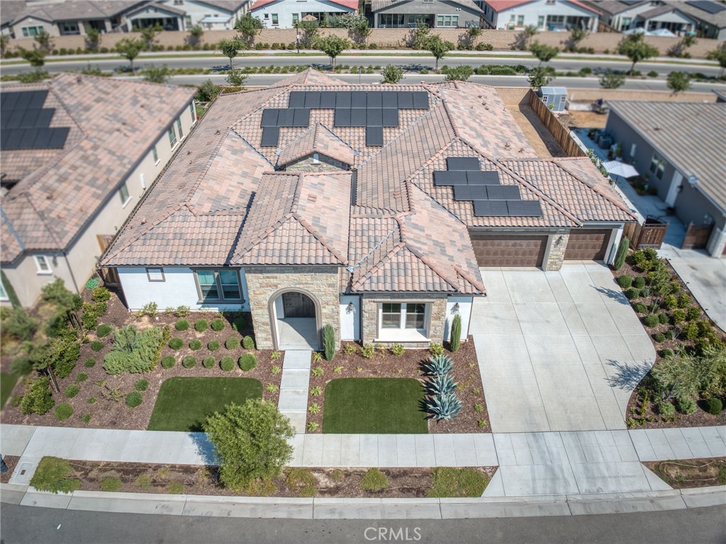 2687 Trenton, Clovis, CA 93619