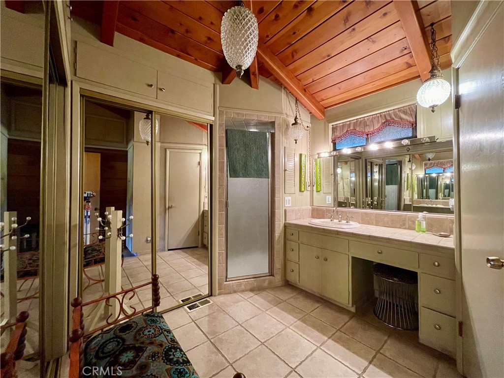 53637 53637 Road 432, Bass Lake, CA 93604