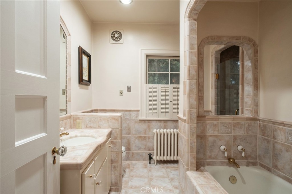 4175 N N Van Ness Blvd, Fresno, CA 93704