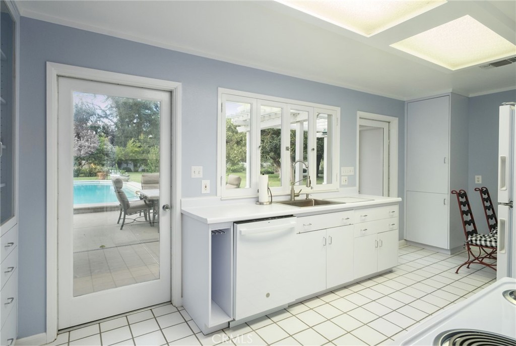 4175 N N Van Ness Blvd, Fresno, CA 93704