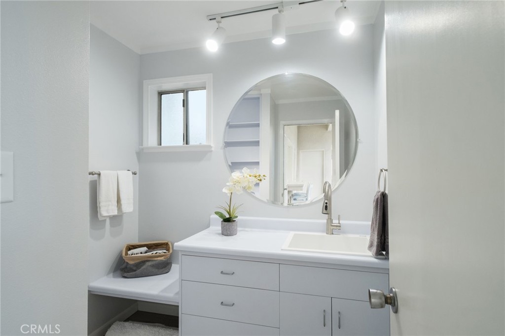 4175 N N Van Ness Blvd, Fresno, CA 93704