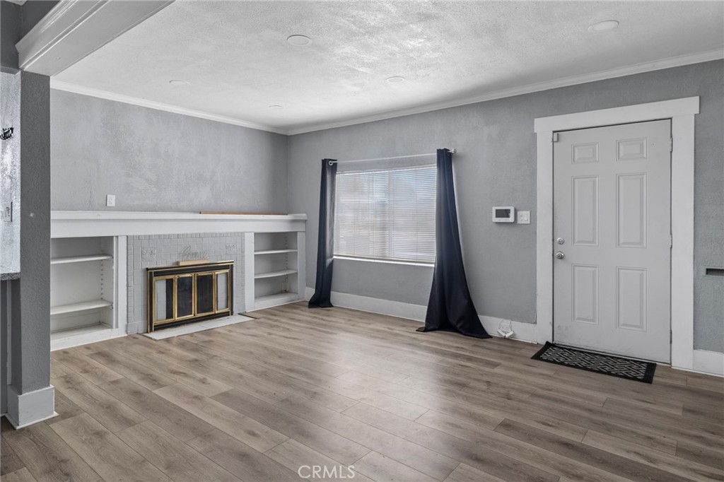 1211 E Clinton, Fresno, CA 93704