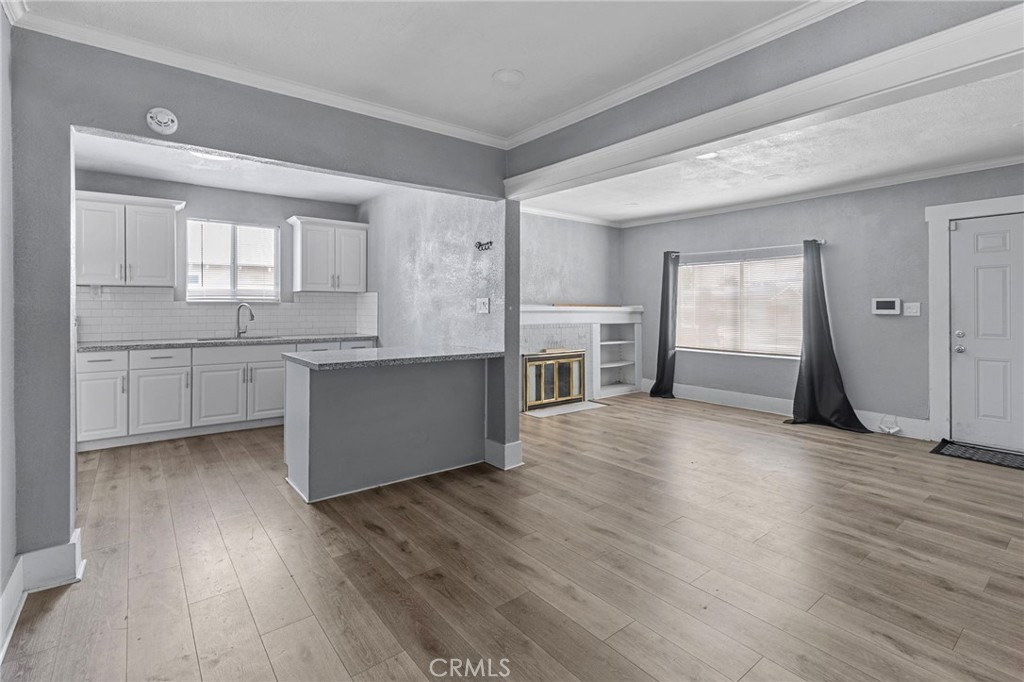 1211 E Clinton, Fresno, CA 93704