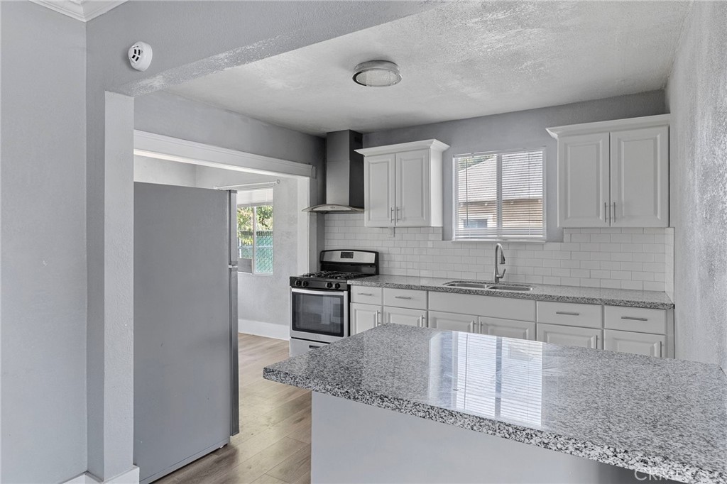 1211 E Clinton, Fresno, CA 93704