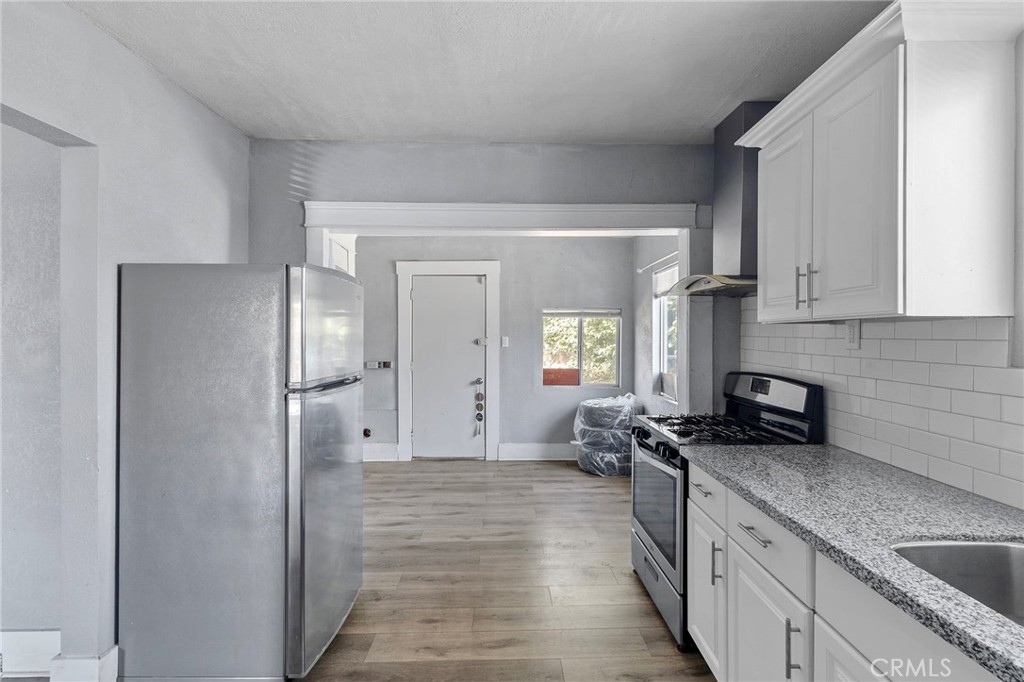 1211 E Clinton, Fresno, CA 93704