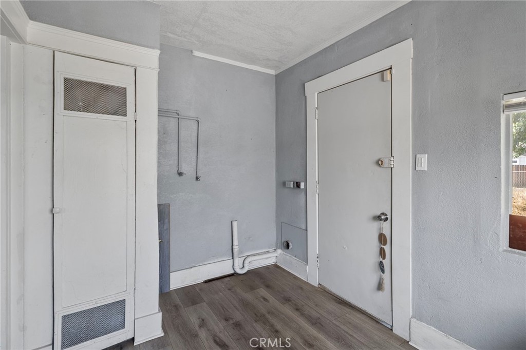 1211 E Clinton, Fresno, CA 93704