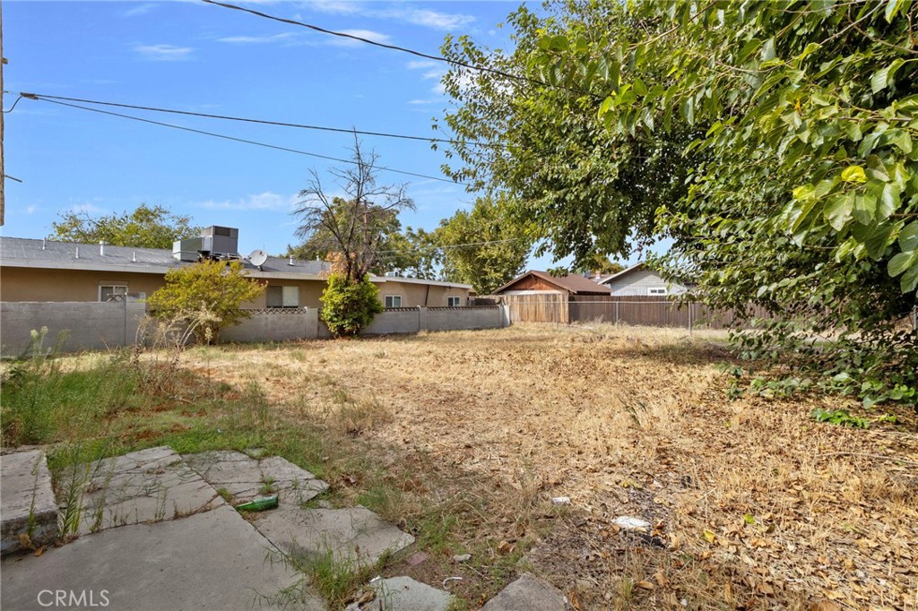 1211 E Clinton, Fresno, CA 93704